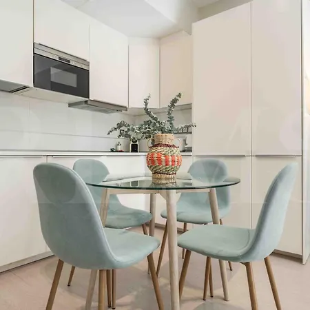 Apartment Adorable Flat With Private Parking In The Center By Rems *