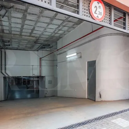 Apartment Adorable Flat With Private Parking In The Center By Rems Malaga